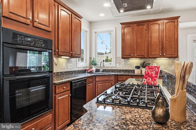 42511 MERIDIAN HILL DR, Brambleton, VA 20148