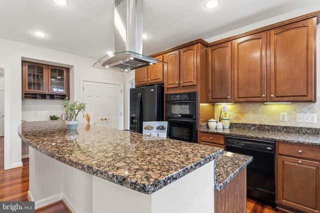 42511 MERIDIAN HILL DR, Brambleton, VA 20148