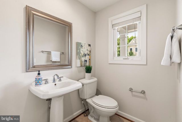42511 MERIDIAN HILL DR, Brambleton, VA 20148