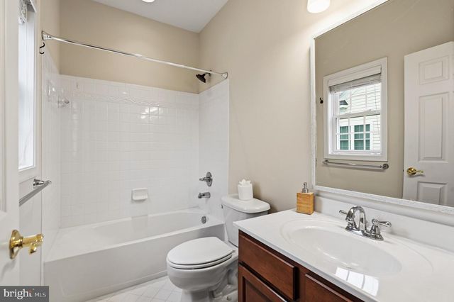 42511 MERIDIAN HILL DR, Brambleton, VA 20148