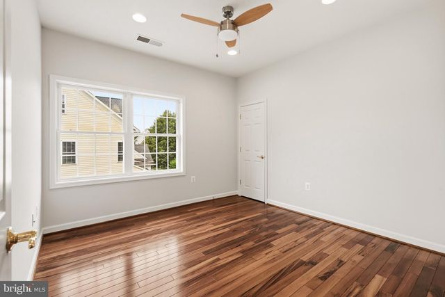 42511 MERIDIAN HILL DR, Brambleton, VA 20148