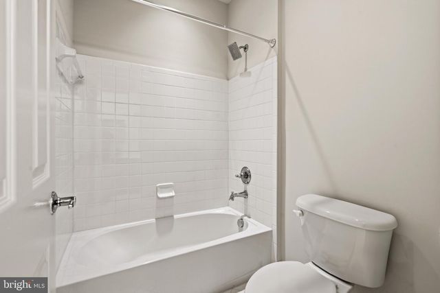 42511 MERIDIAN HILL DR, Brambleton, VA 20148