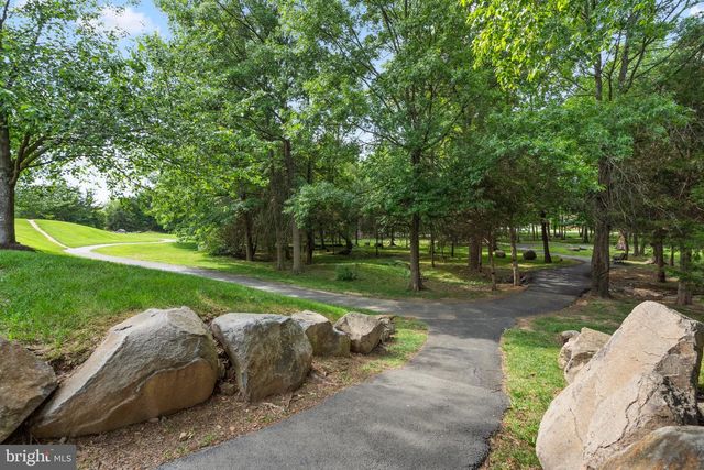 42511 MERIDIAN HILL DR, Brambleton, VA 20148