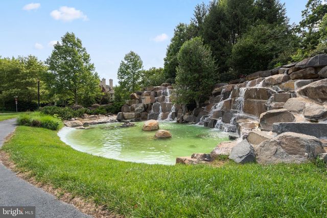 42511 MERIDIAN HILL DR, Brambleton, VA 20148