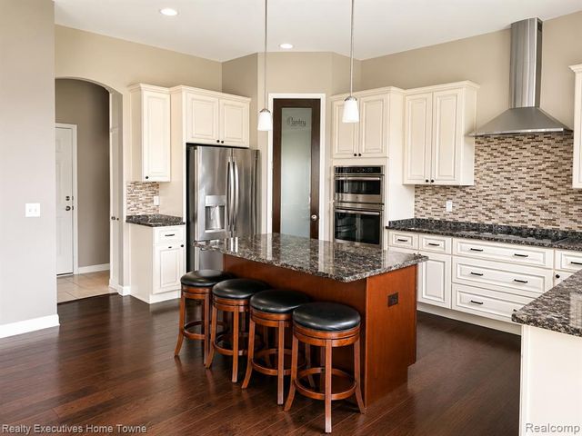 20835 S Miles Street, Clinton Township, MI 48036