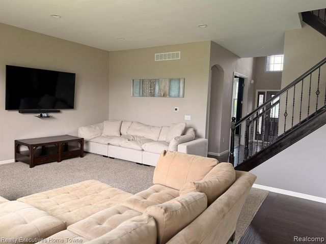 20835 S Miles Street, Clinton Township, MI 48036