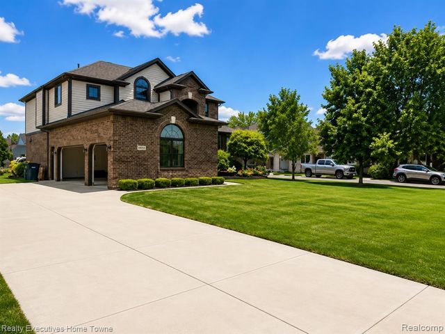 20835 S Miles Street, Clinton Township, MI 48036