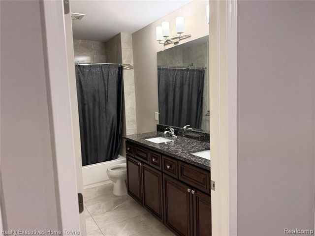 20835 S Miles Street, Clinton Township, MI 48036