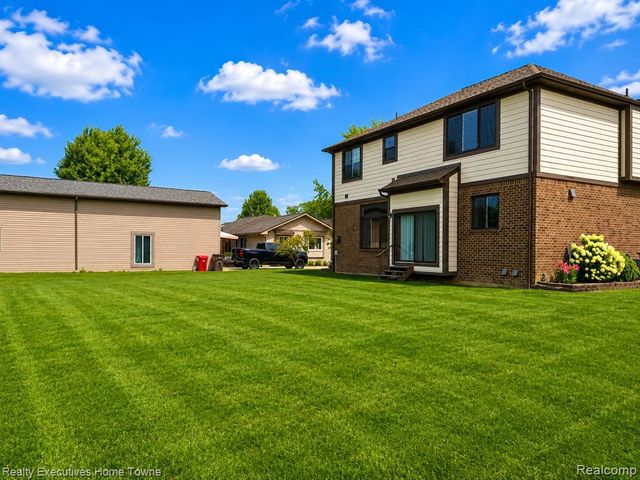 20835 S Miles Street, Clinton Township, MI 48036