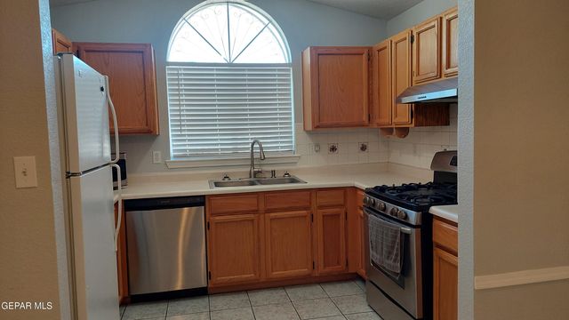 12124 FRED CARTER Drive, El Paso, TX 79936