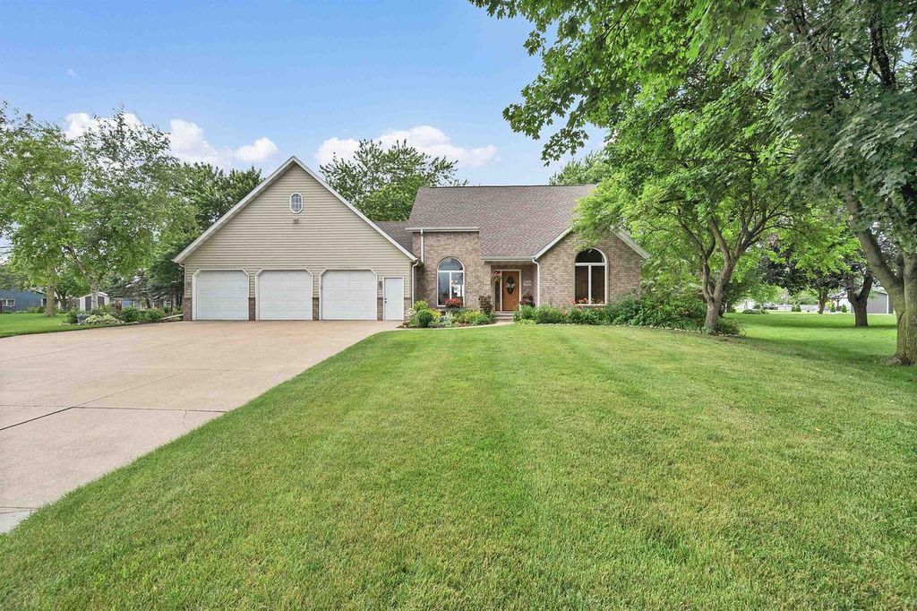 N4239 MAPLE COURT, Kaukauna, WI 54130