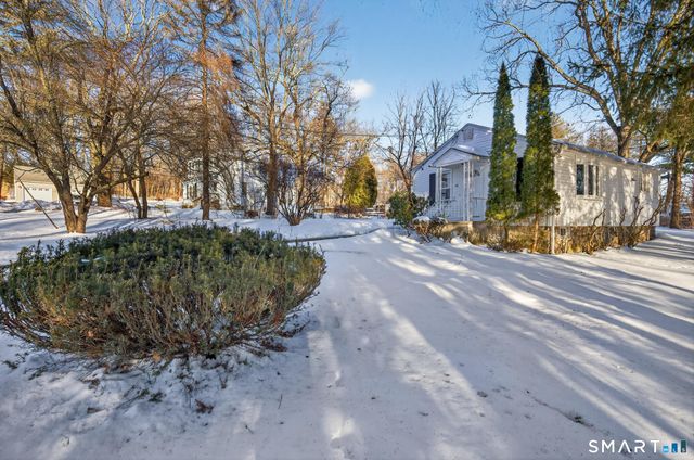 34 Lakeview Avenue, Cheshire, CT 06410