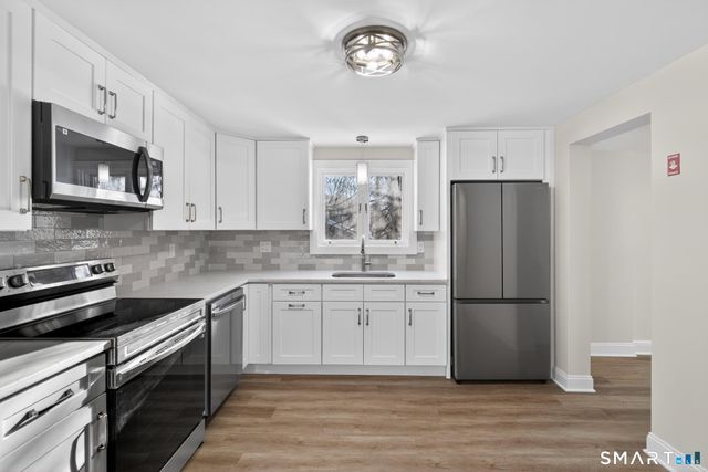 34 Lakeview Avenue, Cheshire, CT 06410