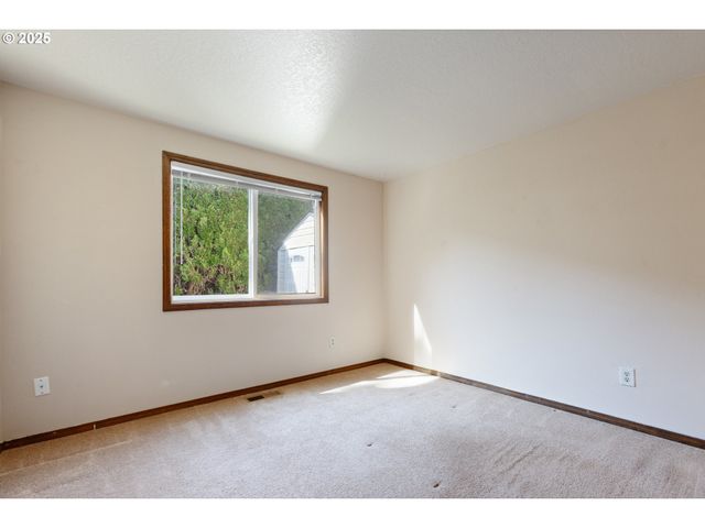 1660 Sw 4TH St, Gresham, OR 97080