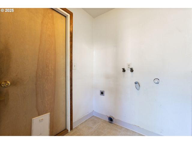 1660 Sw 4TH St, Gresham, OR 97080