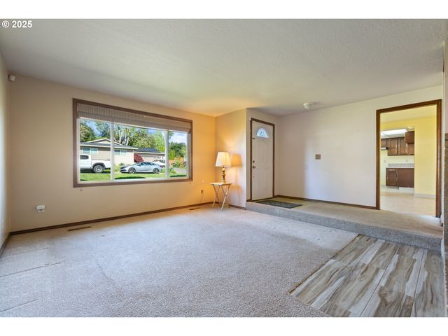 1660 Sw 4TH St, Gresham, OR 97080