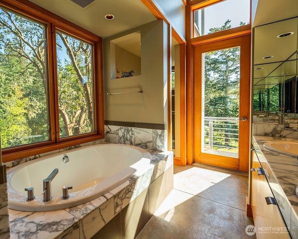 89 Flint Road, Lopez Island, WA 98261