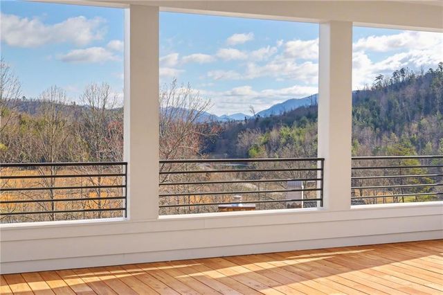 90 Cove View Lane, Clarkesville, GA 30523