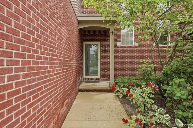 5953 High Point Court 29, Brighton, MI 48116