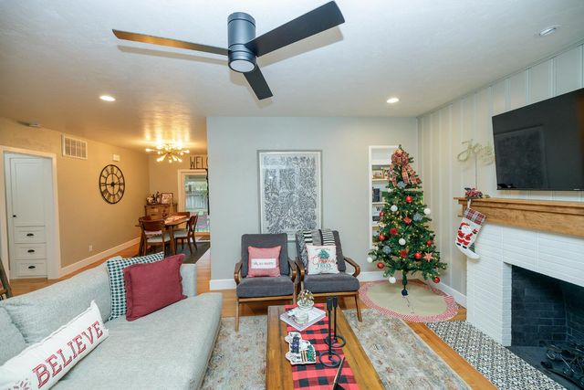 1207 Grantland Ct, Modesto, CA 95350