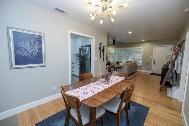 1207 Grantland Ct, Modesto, CA 95350