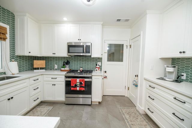 1207 Grantland Ct, Modesto, CA 95350