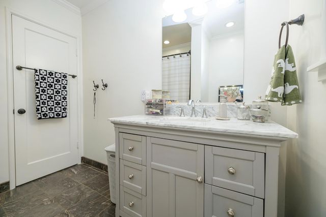 1207 Grantland Ct, Modesto, CA 95350