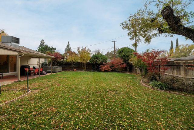 1207 Grantland Ct, Modesto, CA 95350