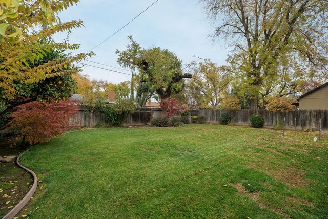 1207 Grantland Ct, Modesto, CA 95350