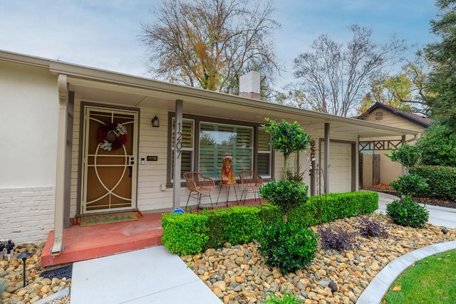 1207 Grantland Ct, Modesto, CA 95350