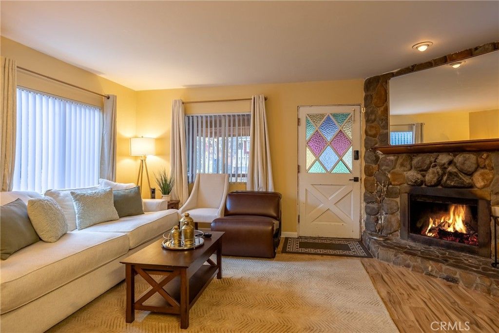 Image 11 of property listing at 351 Pine Lane, Sugarloaf, CA 92386