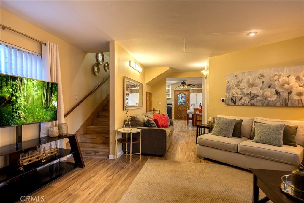 Image 14 of property listing at 351 Pine Lane, Sugarloaf, CA 92386