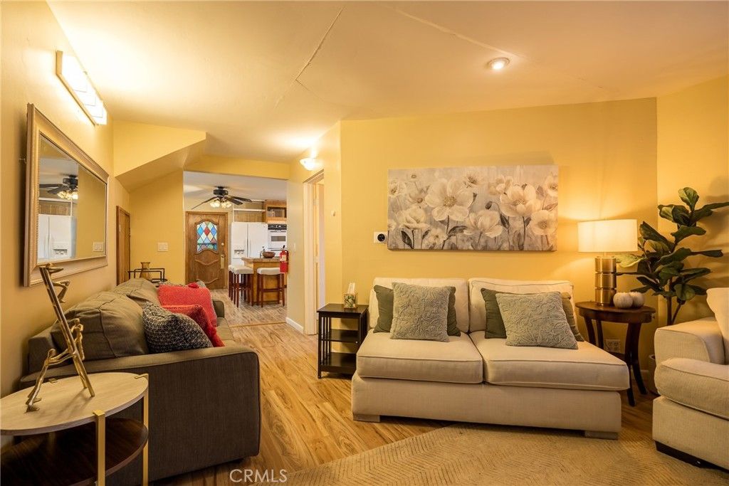 Image 15 of property listing at 351 Pine Lane, Sugarloaf, CA 92386