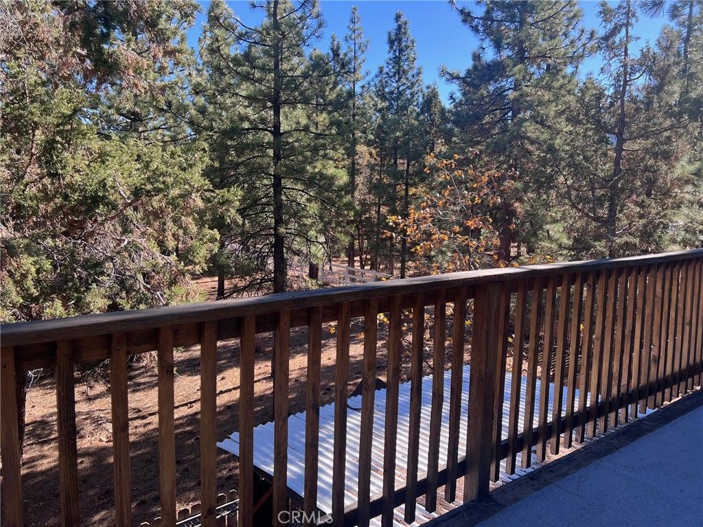 Image 29 of property listing at 351 Pine Lane, Sugarloaf, CA 92386