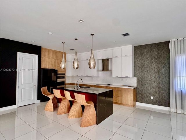 8108 NW 48th Ter 8108, Doral, FL 33166