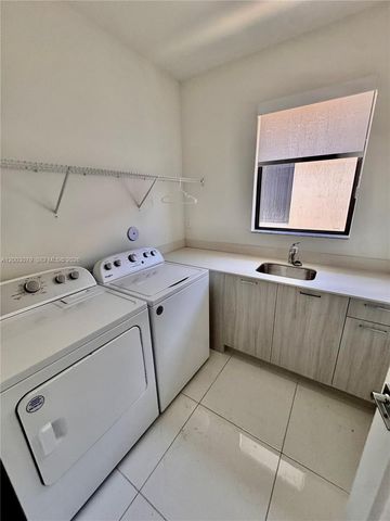 8108 NW 48th Ter 8108, Doral, FL 33166