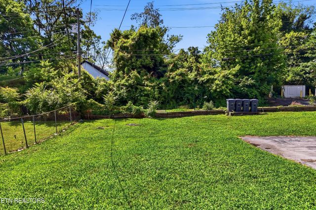 3208 E Magnolia Ave, Knoxville, TN 37914