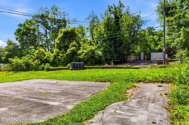 3208 E Magnolia Ave, Knoxville, TN 37914