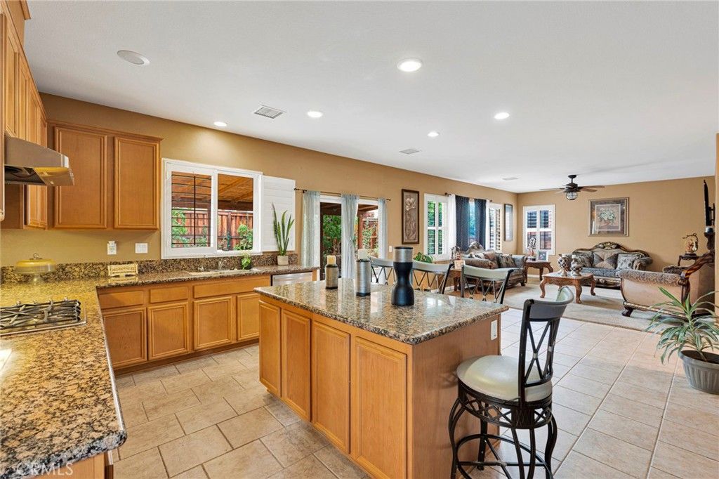 Image 13 of property listing at 13792 Mesa Linda, Victorville, CA 92392