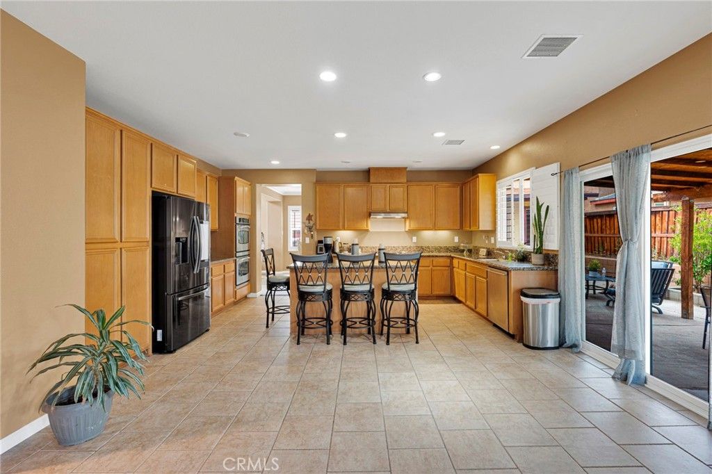 Image 17 of property listing at 13792 Mesa Linda, Victorville, CA 92392