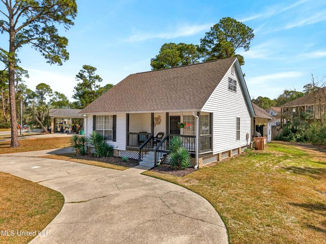 496 Royal Oak Boulevard, Pass Christian, MS 39571