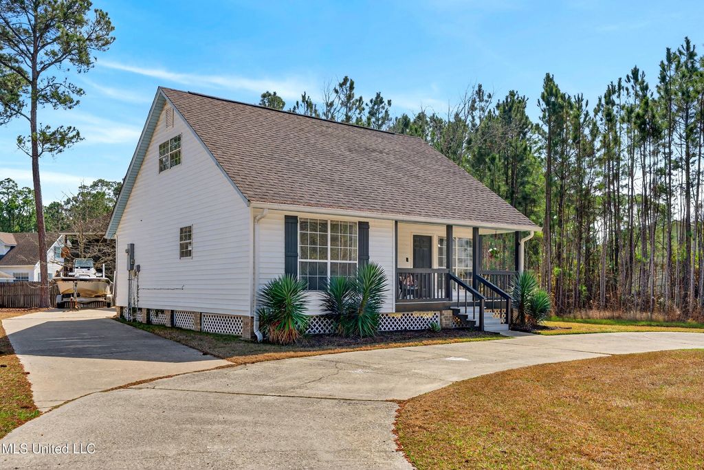 496 Royal Oak Boulevard, Pass Christian, MS 39571