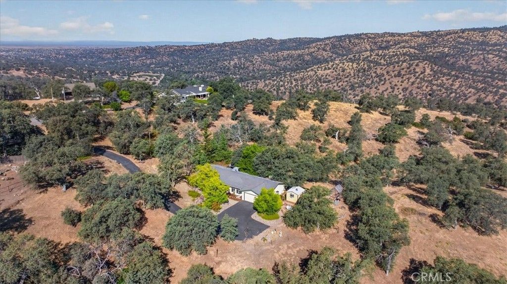 Image 17 of property listing at 41393 Roaring River Way, Coarsegold, CA 93614