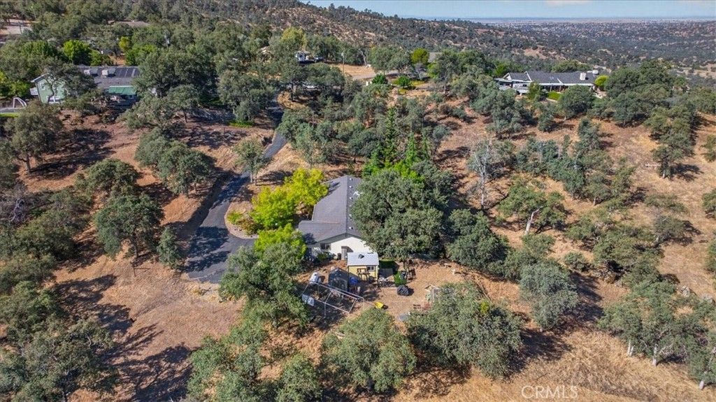 Image 19 of property listing at 41393 Roaring River Way, Coarsegold, CA 93614