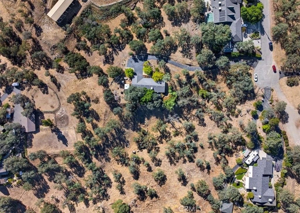 Image 21 of property listing at 41393 Roaring River Way, Coarsegold, CA 93614