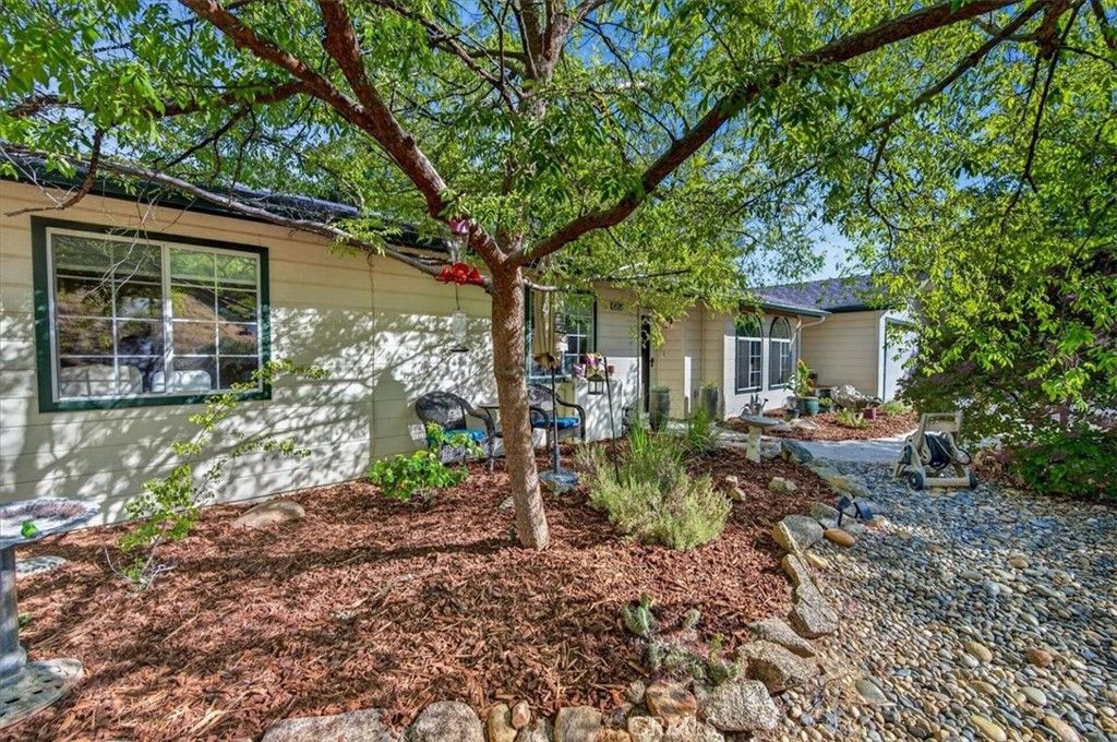 Image 26 of property listing at 41393 Roaring River Way, Coarsegold, CA 93614