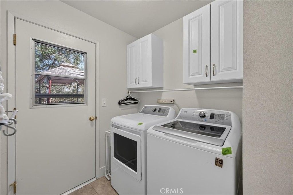 Image 41 of property listing at 41393 Roaring River Way, Coarsegold, CA 93614