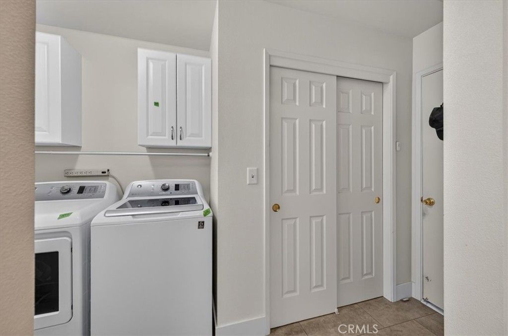 Image 42 of property listing at 41393 Roaring River Way, Coarsegold, CA 93614