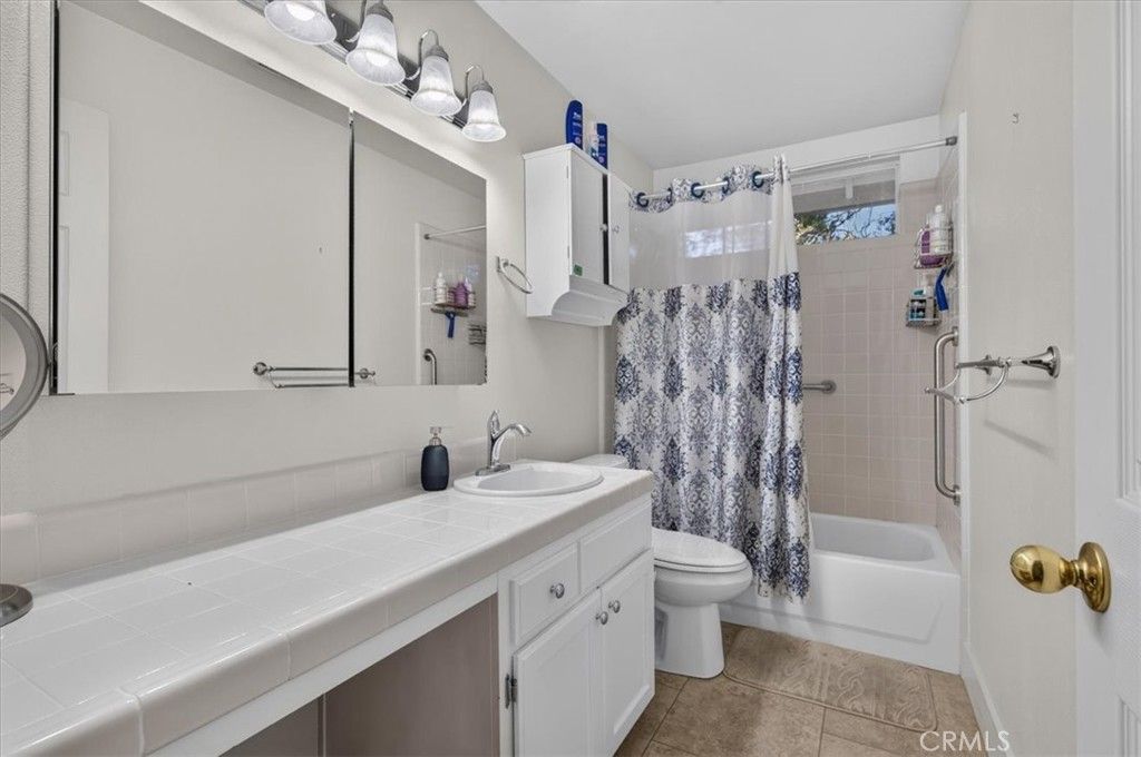 Image 45 of property listing at 41393 Roaring River Way, Coarsegold, CA 93614
