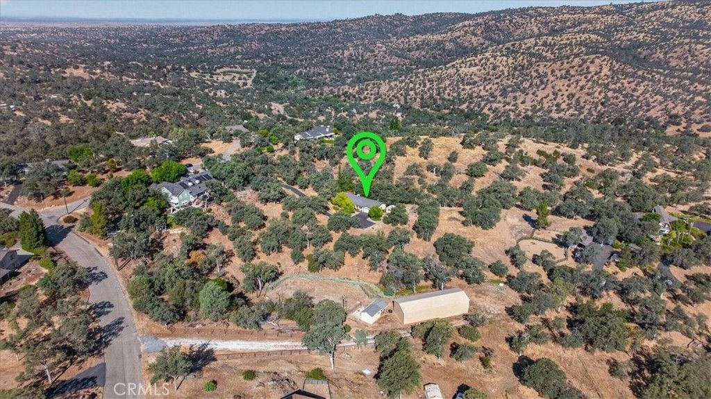 Image 5 of property listing at 41393 Roaring River Way, Coarsegold, CA 93614